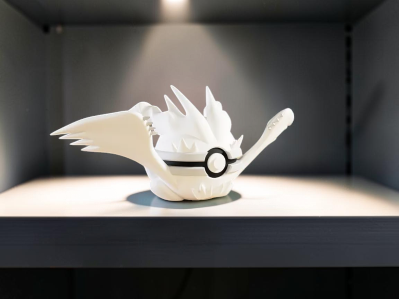 Reshiram #0643 Display Ball
