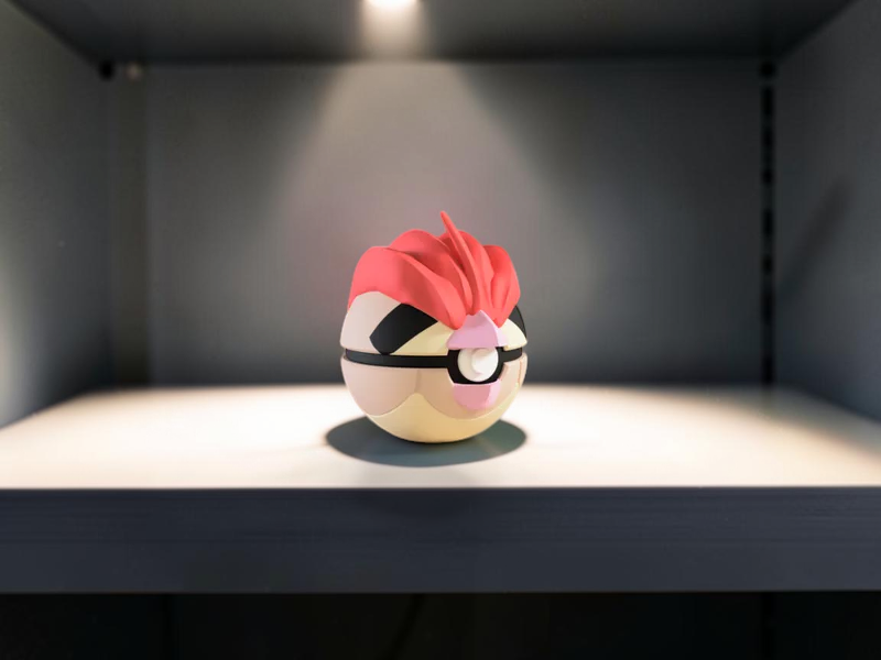 Pidgeotto #0017 Display Ball