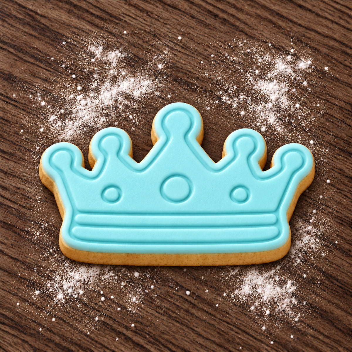 Crown decorated fondant cookie