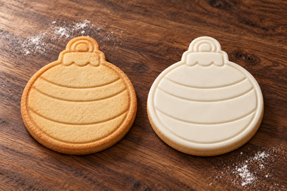 Round Bauble plain and white fondant cookie examples
