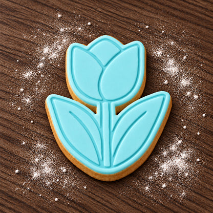 Tulip decorated fondant cookie