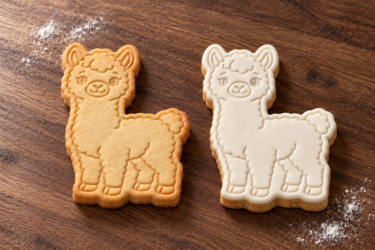 Alpaca plain and white fondant cookie examples