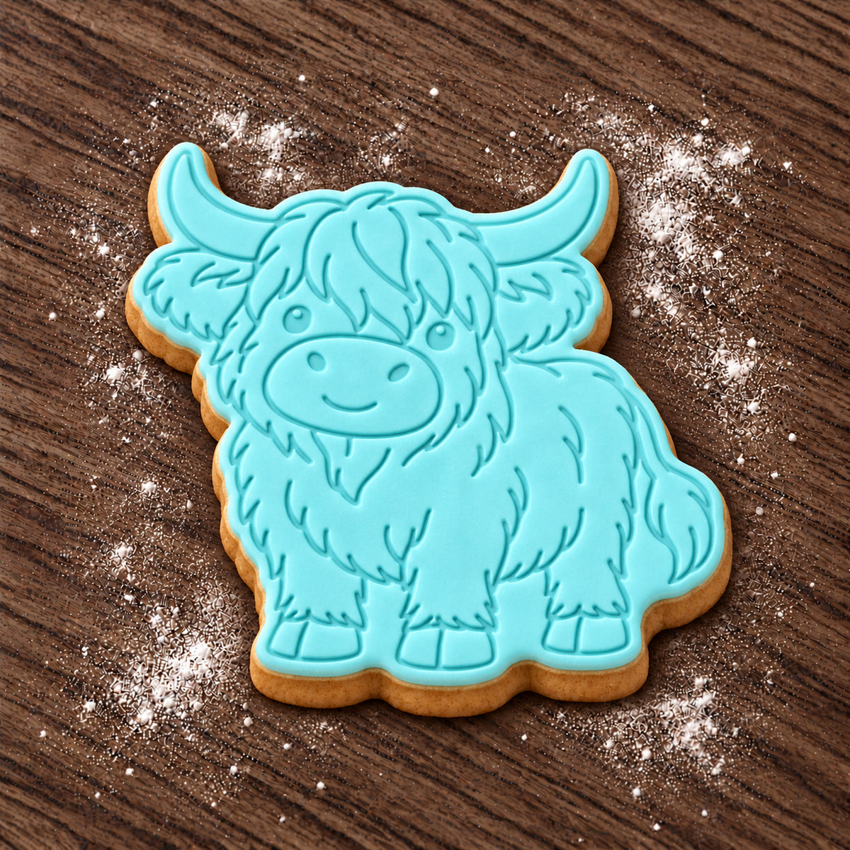 Highland Cow decorated fondant cookie
