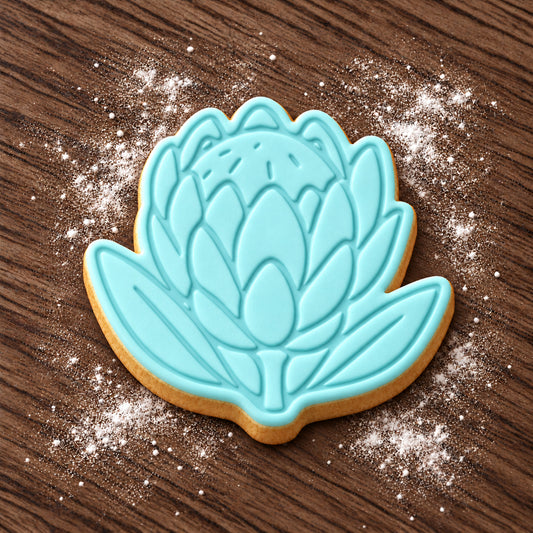 Protea decorated fondant cookie
