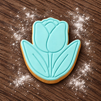 Tulip decorated fondant cookie