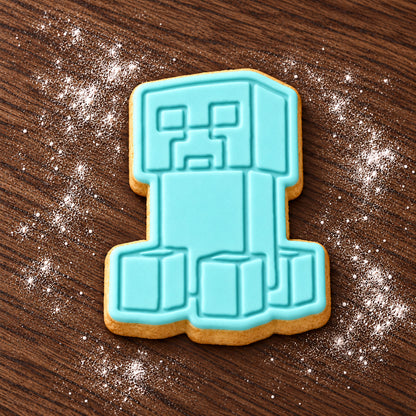 Minecraft Creeper decorated fondant cookie