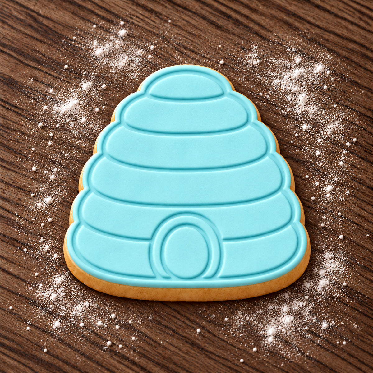 Beehive decorated fondant cookie