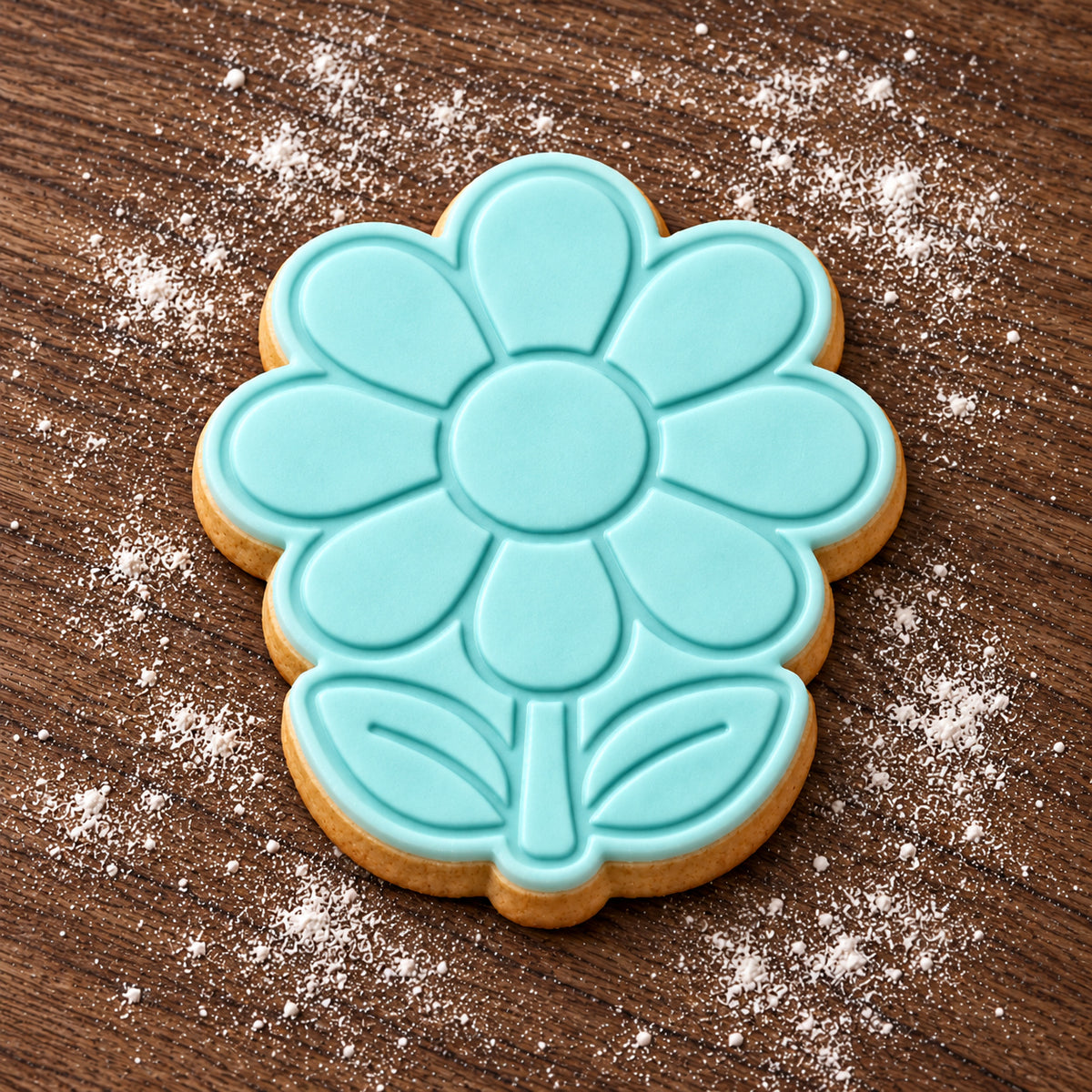 Daisy decorated fondant cookie