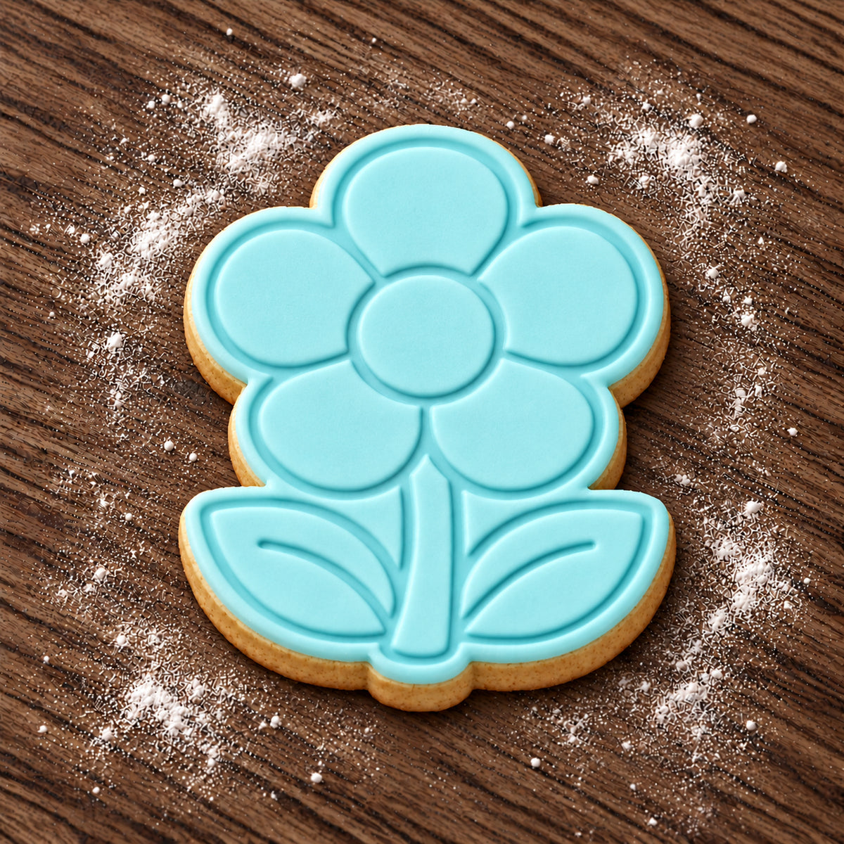 Flower decorated fondant cookie