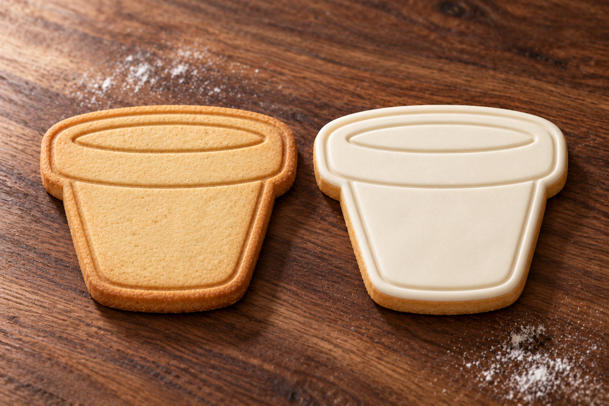 Flowerpot plain and white fondant cookie examples