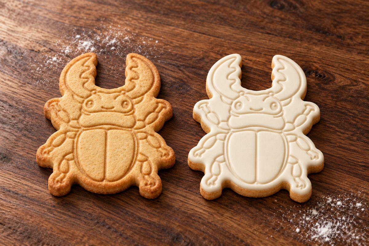 Stag Beetle plain and white fondant cookie examples