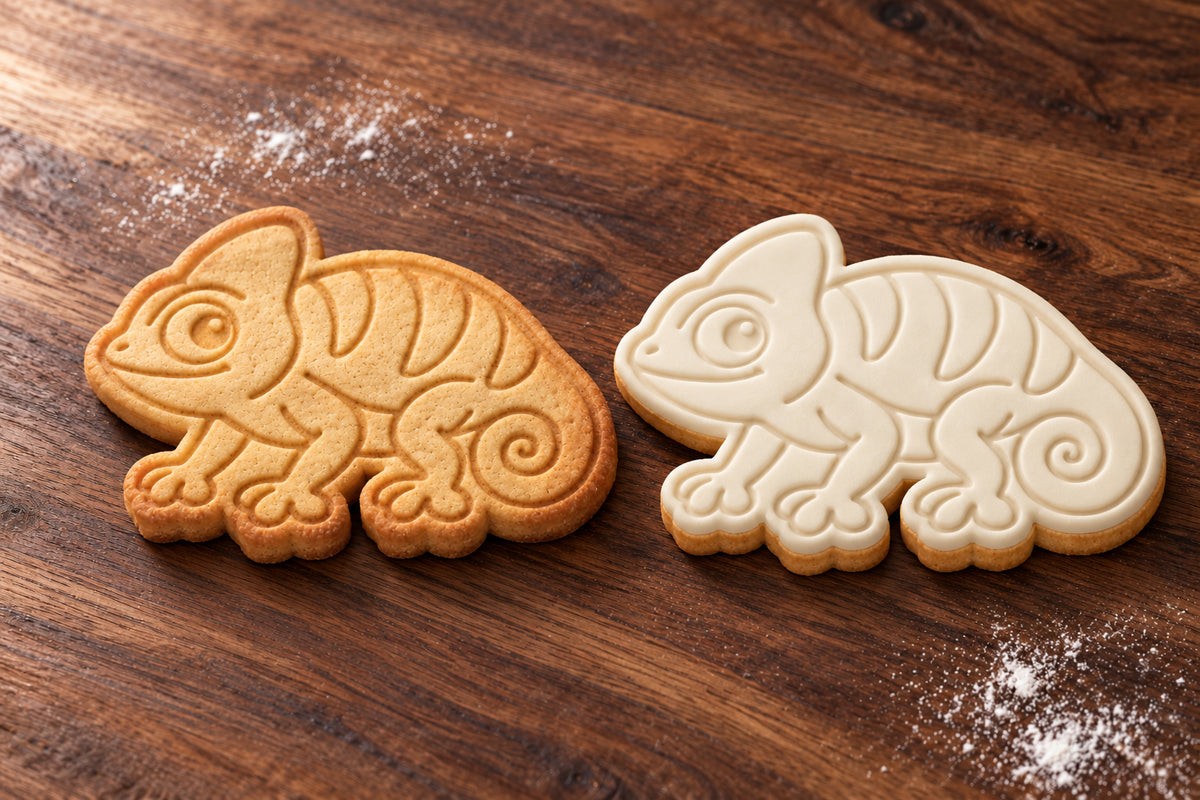 Chameleon plain and white fondant cookie examples