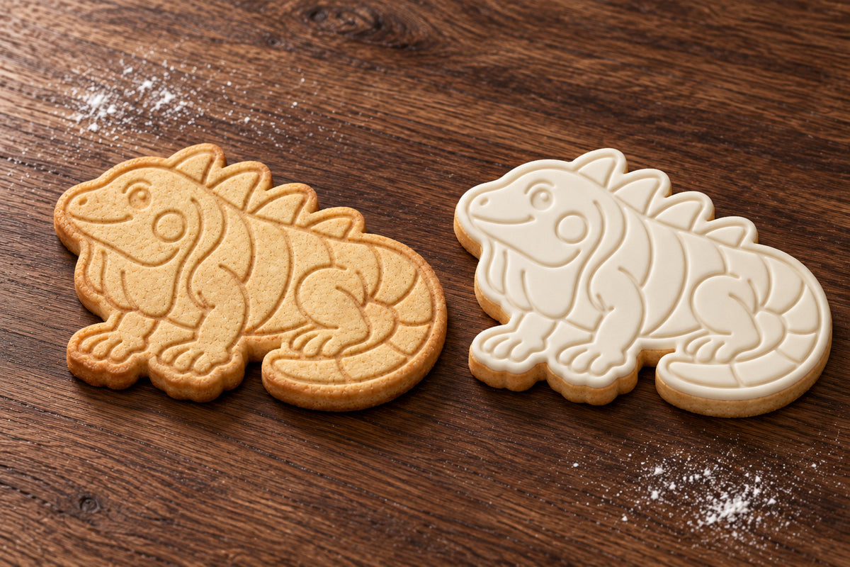 Iguana plain and white fondant cookie examples
