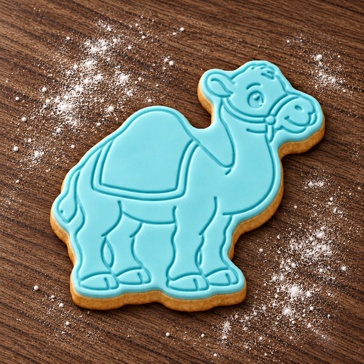 Camel decorated fondant cookie