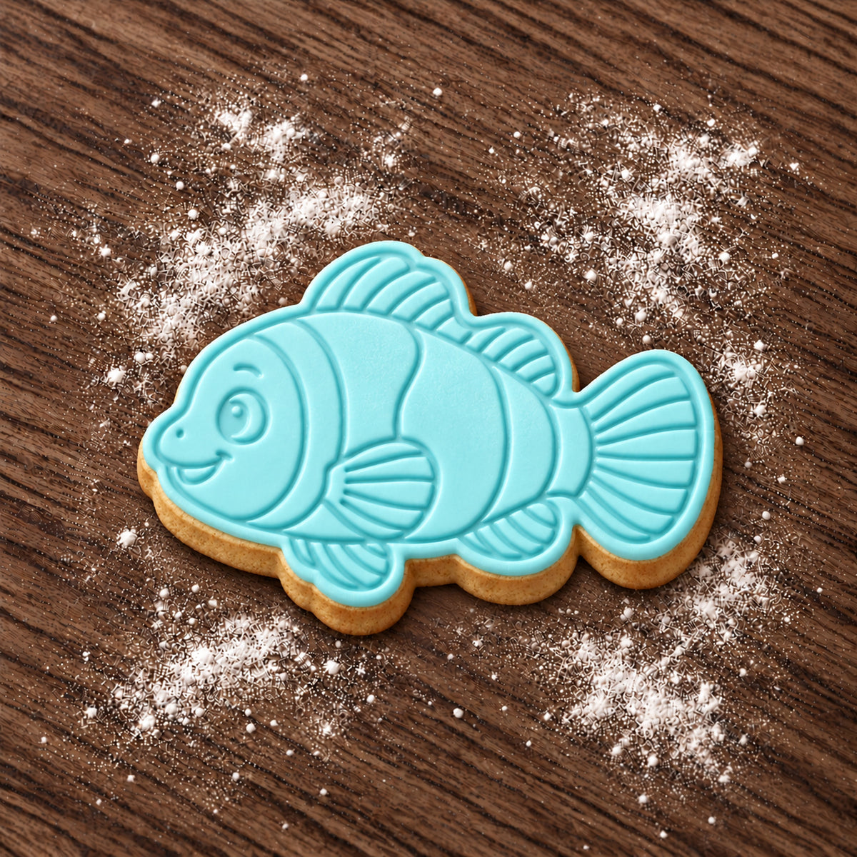 Clownfish decorated fondant cookie