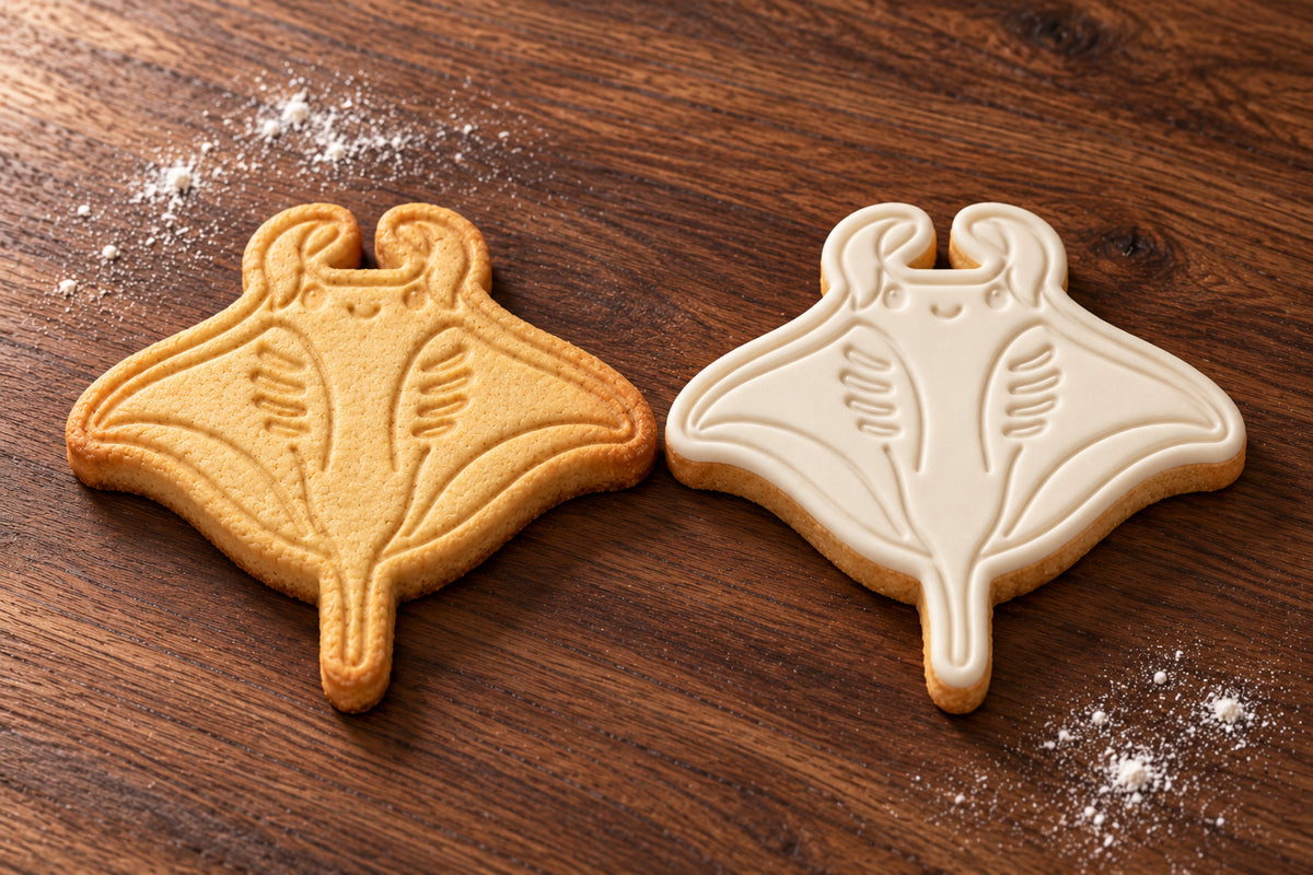 Manta Ray plain and white fondant cookie examples