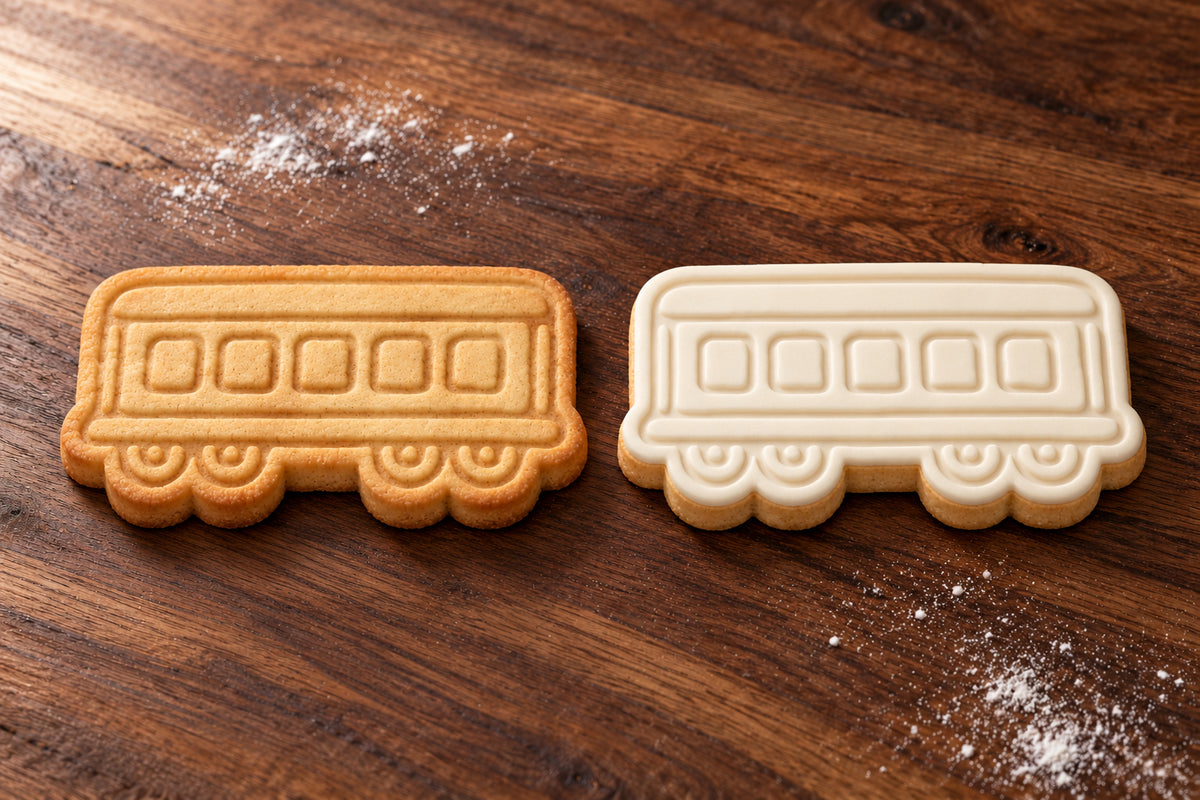 Train Carriage plain and white fondant cookie examples
