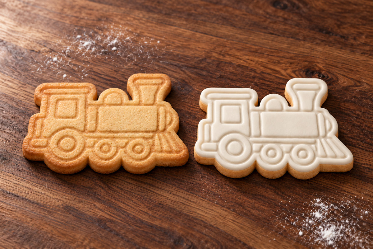Train Engine plain and white fondant cookie examples