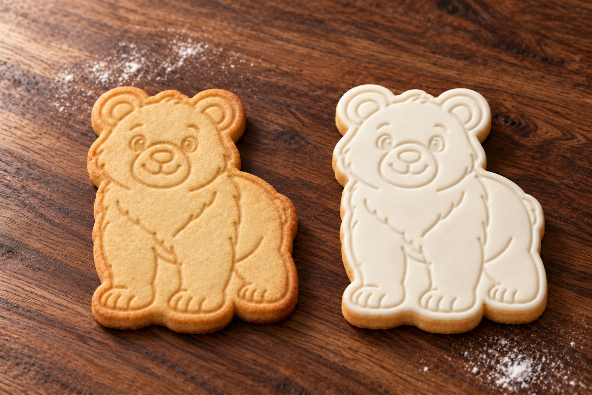 Bear plain and white fondant cookie examples