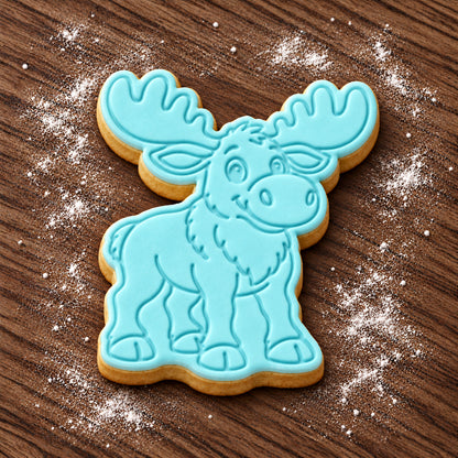 Moose decorated fondant cookie